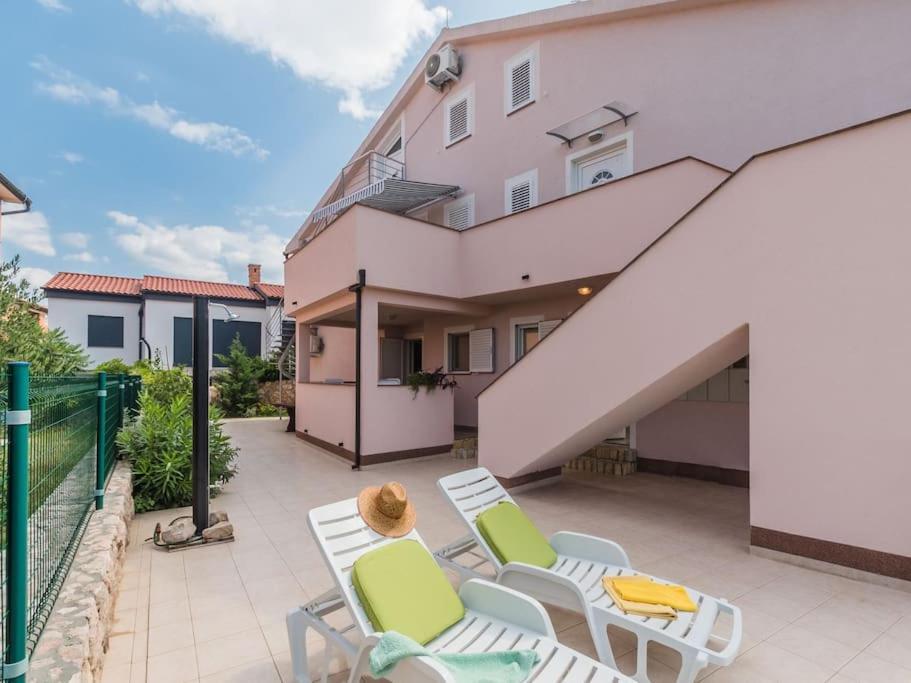 Apartment F-1 Климно Екстериор снимка