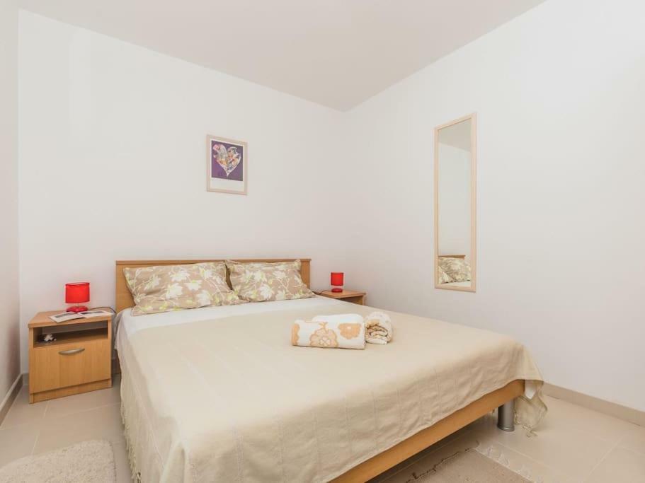 Apartment F-1 Климно Екстериор снимка