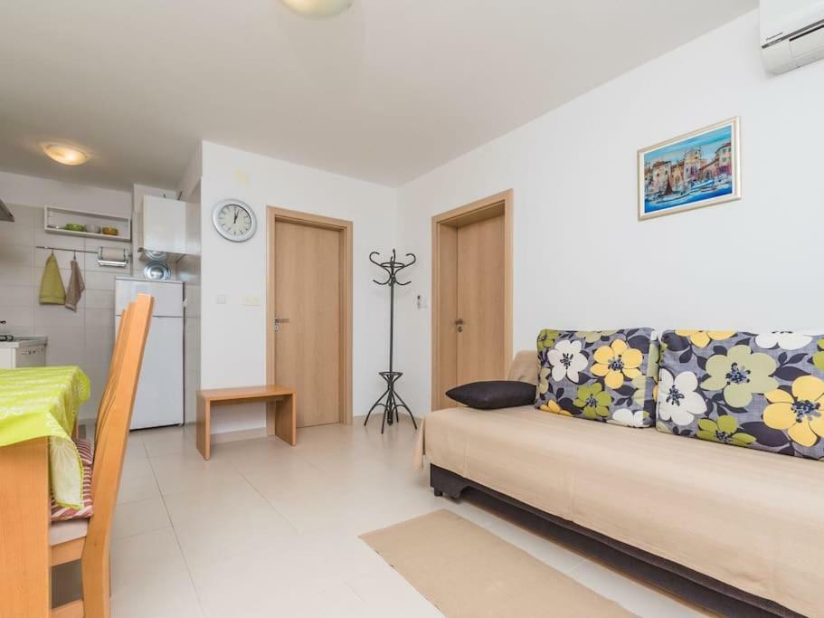 Apartment F-1 Климно Екстериор снимка