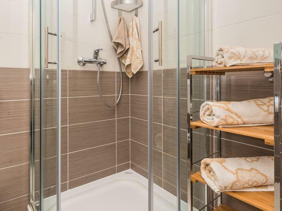 Apartment F-1 Климно Екстериор снимка